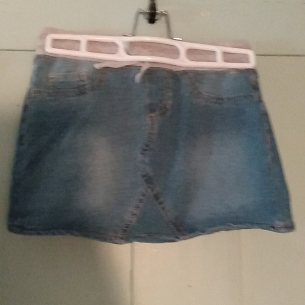 Girl's jean skirt nwot